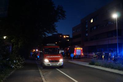 Falscher Chlorgasalarm loesst Feuerwehreinsatz im Maichinger Hallenbad aus.